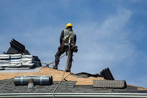 Professional Roofing technician working in Evansdale, IA